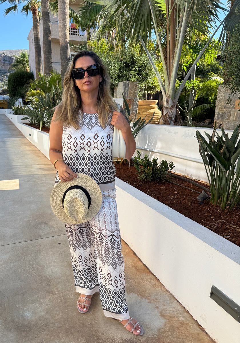 Pants with geometric print