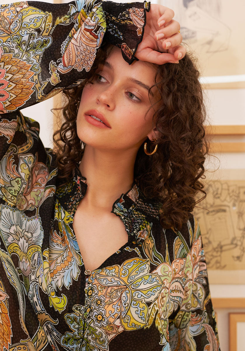 Bluse black Paisley mit Rüschen