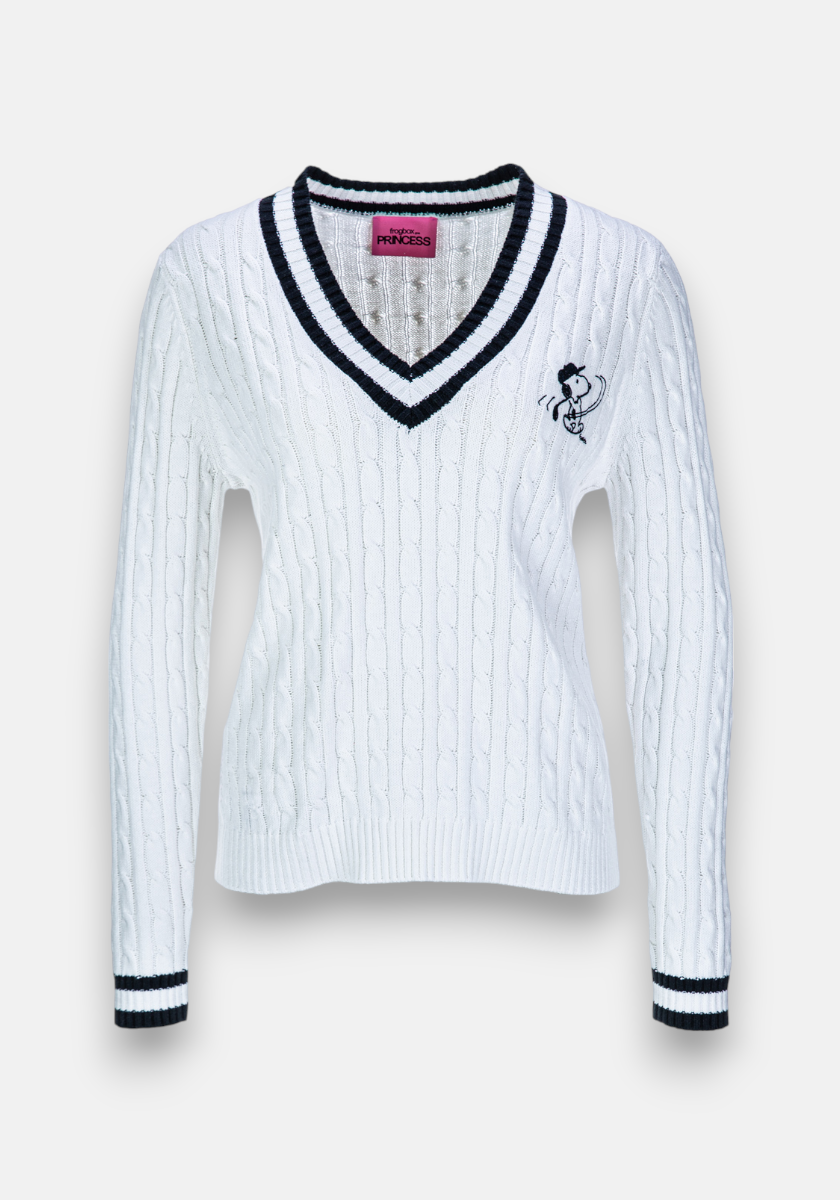 The Frogbox by Princess white Zopfstrick-Pullover has a deep V-neck, black stripes on collar and cuffs, and a small embroidered Snoopy golf motif on the left chest. Pink label inside the collar.