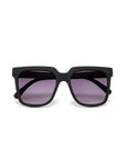 Front view of Okkia’s black, oversized square sunglasses with matte thick frames and wide arms. Dark purple-tinted lenses, quadratische Form, and UV 400-Schutz offer bold style and sun protection.