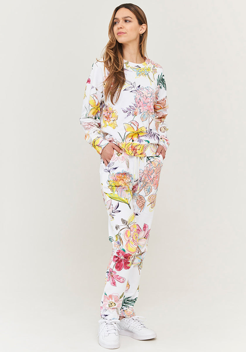 Loungewear für den Sommer mit blumigen Aufdruck