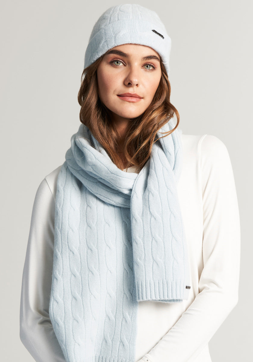 Bonnet en tricot torsadé