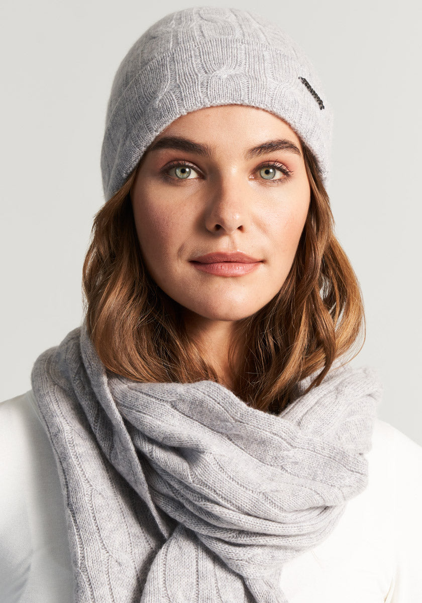 Bonnet en tricot torsadé