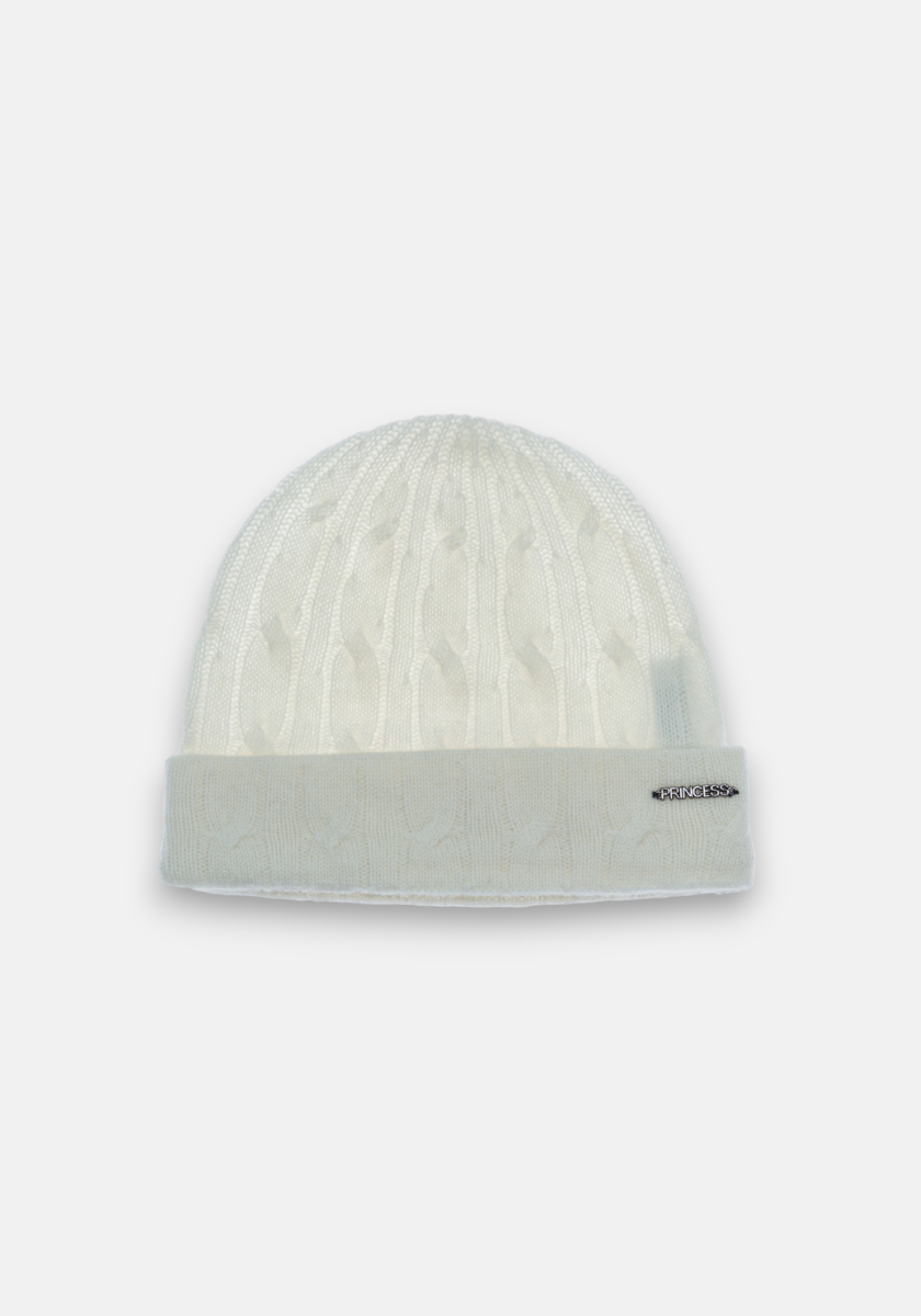 Bonnet en tricot torsadé