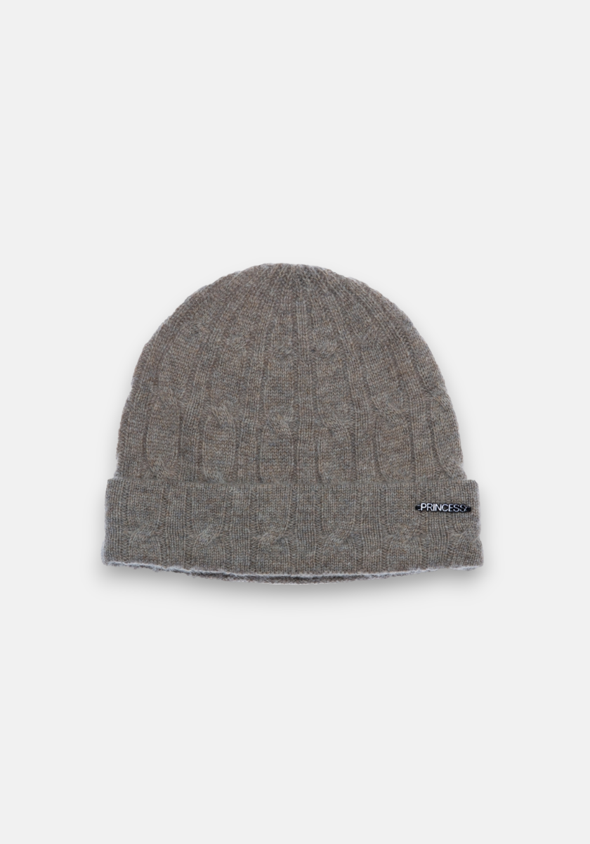 Bonnet en tricot torsadé