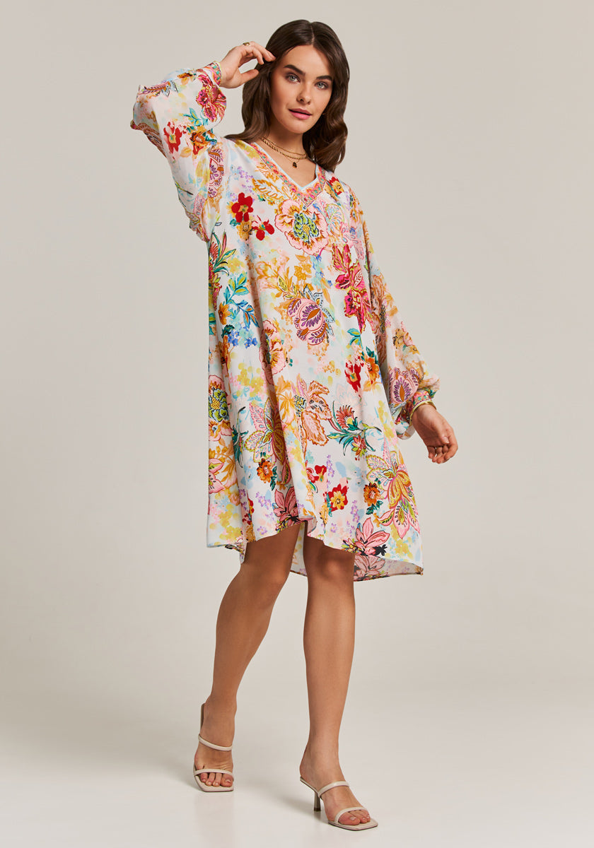 Florales Kleid mit Strassverzierung