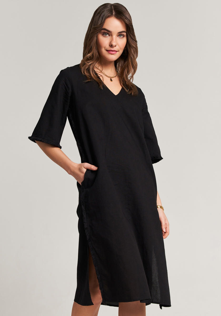 Schwarzes Leinenkleid mit Fransen