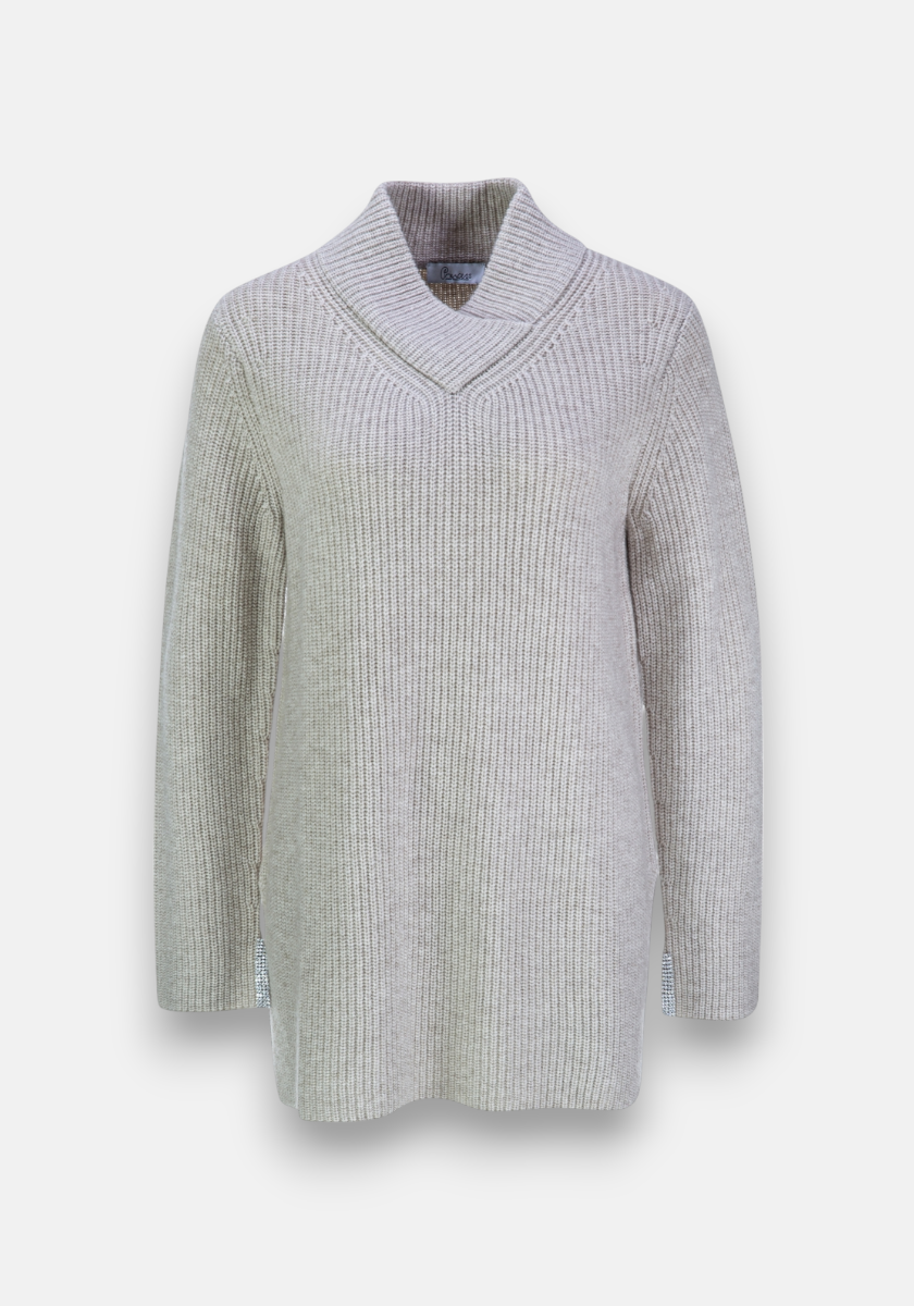 Light gray Strickpullover von Princess Goes Hollywood im Wolle-Kaschmir-Mix mit relaxed Fit, langen Ärmeln, weitem Stehkragen und seitlichen Schlitzen. Weiche, gemütliche Textur – perfekt für kalte Tage. Hintergrund: schlicht weiß.