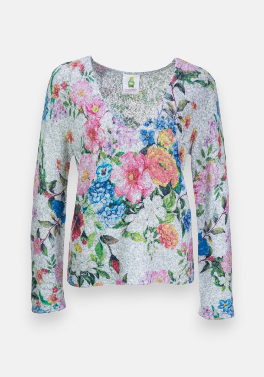 Der langärmelige hellgraue Princess Goes Hollywood Wollmix-Pullover ist mit einem Blumenmuster in Rosa, Blau, Orange, Weiß und Grün bedruckt. Der weiche Pullover hat einen runden V-Ausschnitt und einen strukturierten Stoff mit Blumen und Blättern, die das gesamte Design bedecken.