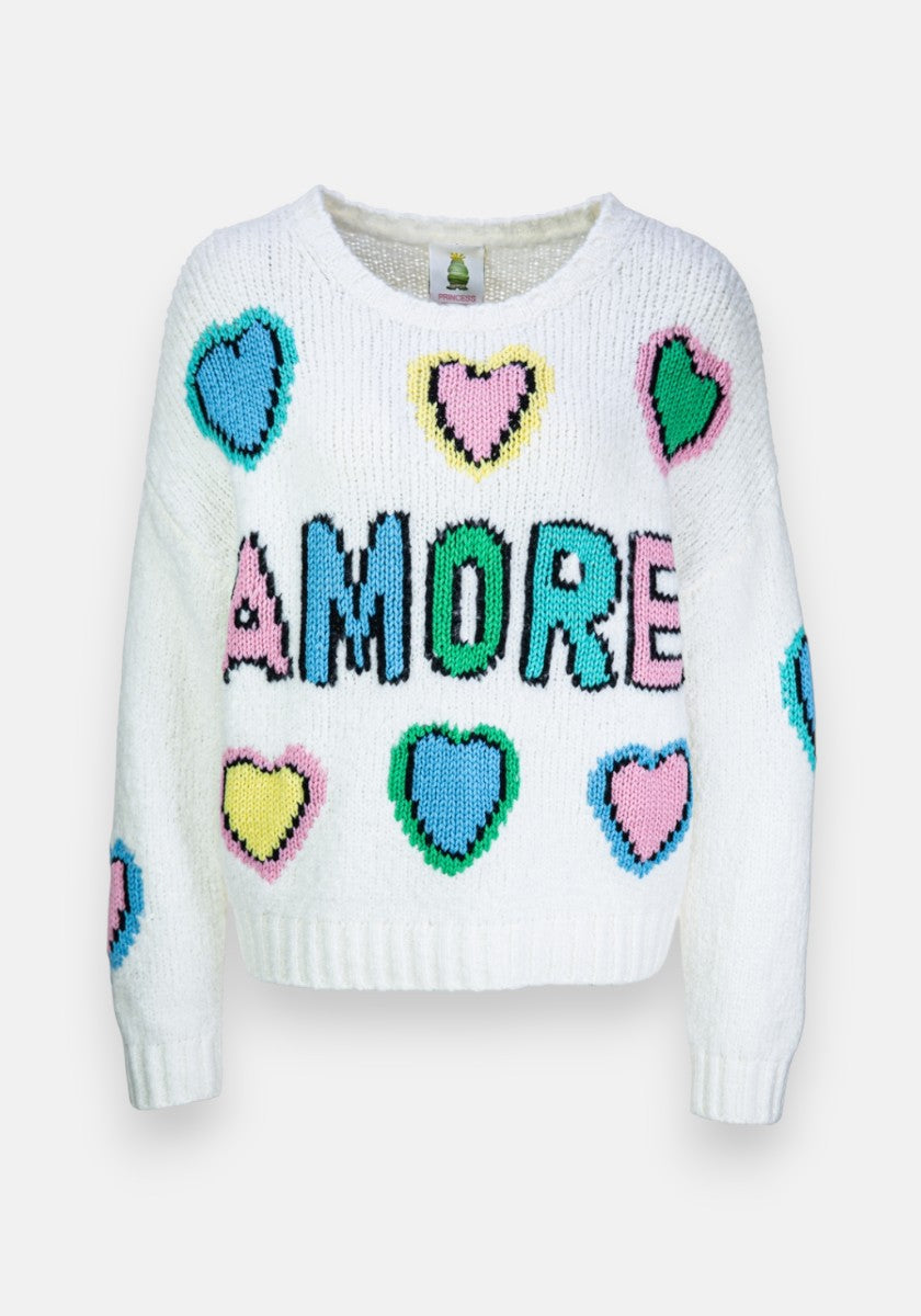Der weiße Wollpullover von Princess Goes Hollywood hat ein buntes &quot;AMORE&quot;-Blockbuchstabenmotiv mit großen gepixelten pastellfarbenen Herzen, einen handgestrickten Stil, einen Rundhalsausschnitt und gerippte Bündchen und Saum.