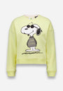 Das hellgelbe Baumwolle-Sweatshirt von Princess Goes Hollywood zeigt einen großen Snoopy-Aufdruck mit Sonnenbrille und ein "Joe Cool"-Shirt, lange Ärmel, Rippbündchen und eine lockere Passform auf einem einfarbig weißen Hintergrund.