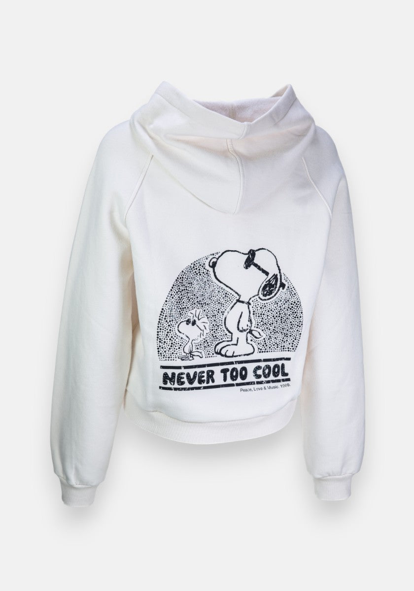 Princess Goes Hollywood weißer Kapuzenpullover mit Snoopy mit Sonnenbrille und Woodstock, darunter der Text &quot;NEVER TOO COOL&quot;. Dieser Sweat-Hoodie hat lange Ärmel und Rippbündchen für mehr Komfort.