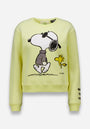 Das Princess Goes Hollywood Damen-Sweatshirt in Pastellgelb zeigt eine große Snoopy- und Woodstock-Grafik, mit Snoopy in einem lila Pullover. Auf dem Ärmel ist "NEVER TOO COOL" aufgedruckt. Entspannte Passform und Rippbündchen bieten Komfort und Stil.
