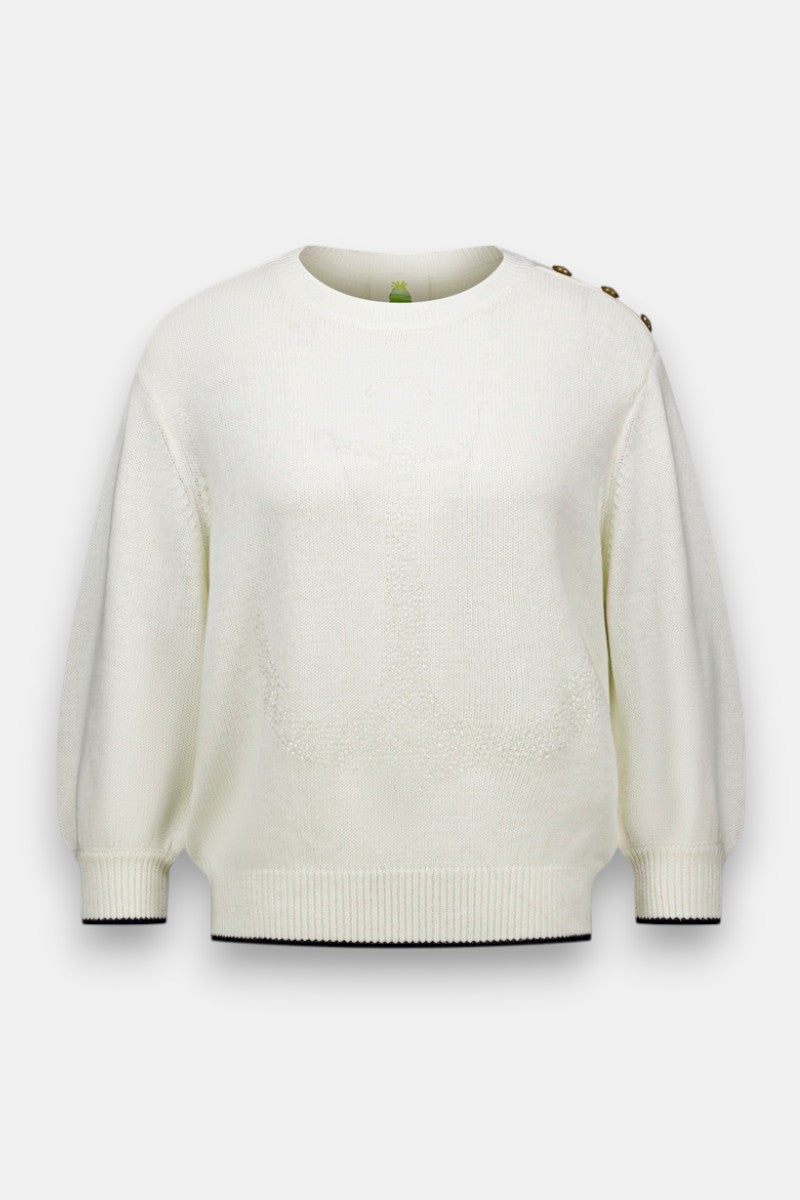 Cremefarbener Damen Pullover von Princess Goes Hollywood aus einer Baumwollmischung mit langen Ärmeln, Rundhalsausschnitt, lockerer Passform, Puffärmeln, drei dunklen Knöpfen an einer Schulter und gerippten Bündchen und Saum. Abgebildet auf einfarbig weißem Hintergrund.