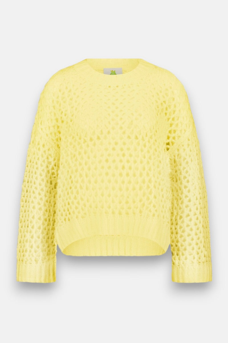 Ein leuchtend gelber Princess Goes Hollywood Damen Pullover in lockerem Strickdesign mit langen Ärmeln, gerippten Bündchen und Saum sowie einem Rundhalsausschnitt. Der Pullover ist auf einem schlichten weißen Hintergrund ohne sichtbares Branding abgebildet.