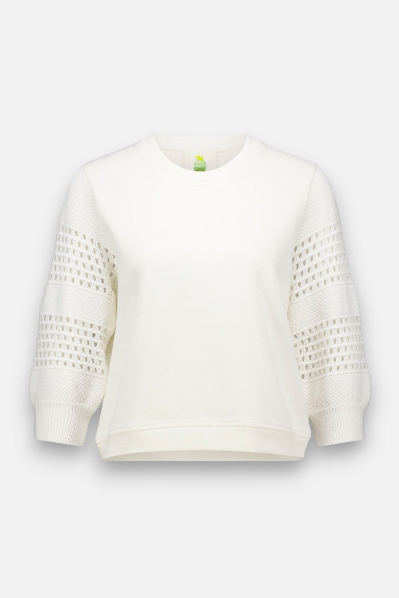 Weißes, langärmeliges Baumwoll-Strick-Sweatshirt von Princess Goes Hollywood mit Rundhalsausschnitt. Die horizontalen Bänder aus Lochstickerei an den Ärmeln sorgen für Struktur und einen halbdurchsichtigen Look; schlichter Körper mit geradem Saum.