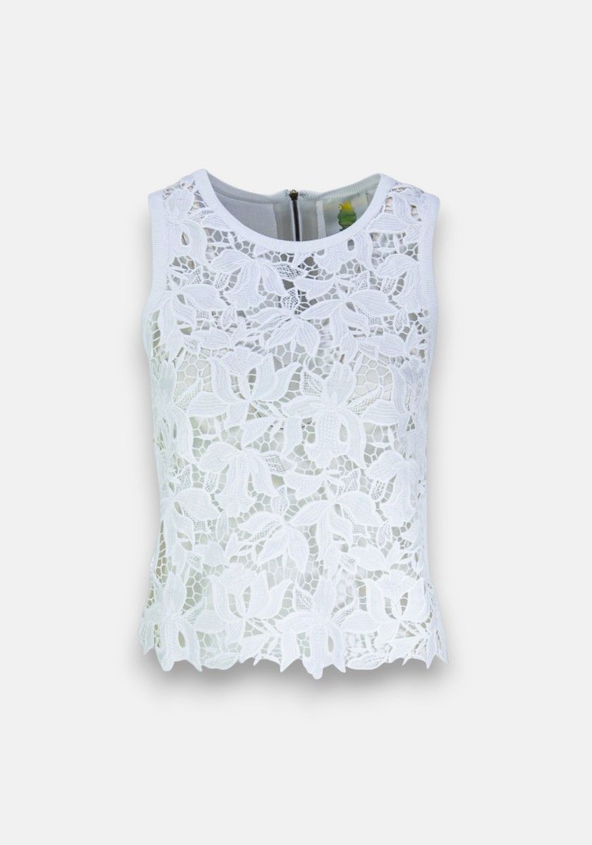 Princess Goes Hollywood präsentiert ein ärmelloses weißes Lochspitzen-Top mit floralem Muster, Rundhalsausschnitt, gerafftem Saum und halbtransparentem Design. Es wird mit einem Reißverschluss am Rücken geschlossen und ist vor einem hellgrauen Hintergrund abgebildet.