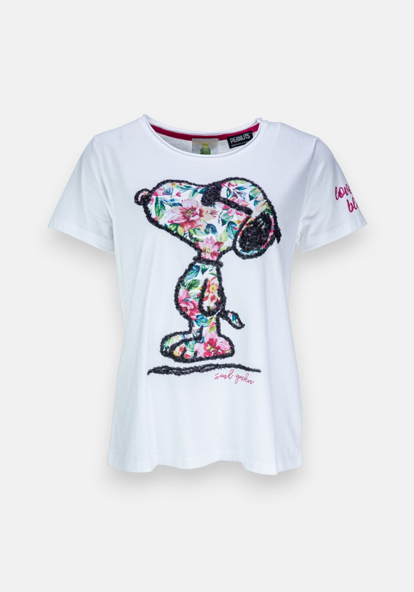 Princess Goes Hollywood weißes Baumwoll-T-Shirt mit kurzen Ärmeln, großer Snoopy-Grafik und buntem Blumendruck. "Soul mate" in rosa Schrift unter dem Bild; rosa Text akzentuiert den Ärmel. Einfarbig weißer Hintergrund.