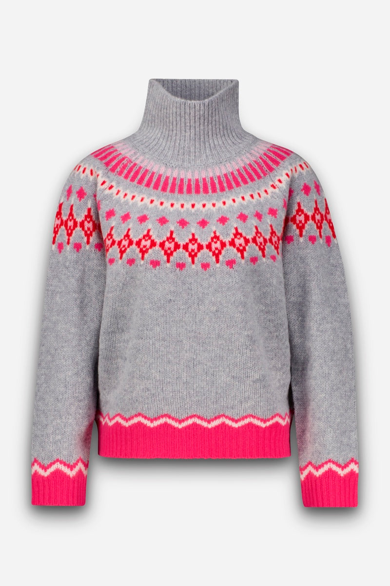 Grauer Rollkragenpullover im norwegischen Stil mit geometrischen Mustern in Pink und Rot auf Brust, Schultern und Ärmelbündchen. Mit breitem, geripptem Kragen, Ärmelbündchen und Saum in leuchtendem Pink. Dieser Jacquard-Pullover wirkt warm und hat eine lockere Passform mit langen Ärmeln.