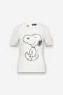 Dieses Princess Goes Hollywood-T-Shirt ist aus weicher Baumwolle gefertigt und zeigt eine auffällige Snoopy-Grafik mit schwarzer Linie auf der Vorderseite, einen kleinen gelben Woodstock auf dem Ärmel, einen Rundhalsausschnitt und eine lockere Passform für lässigen Komfort.