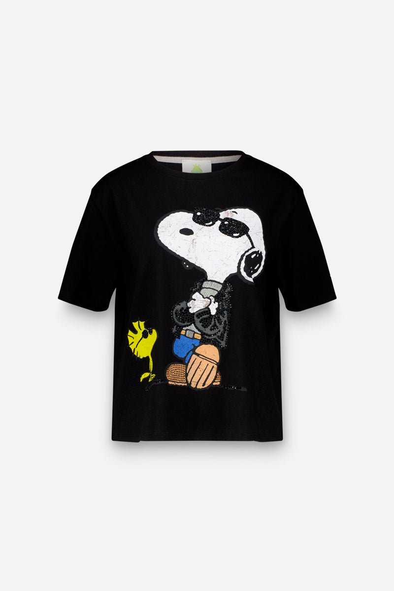 Dieses Princess Goes Hollywood T-Shirt aus Baumwolle zeigt Snoopy mit Woodstock, einem blauen Becher und orangefarbenen Hausschuhen im lässigen Distressed-Style. Rundhalsausschnitt und kurze Ärmel runden das Design ab.