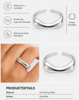 Ein glänzender, verstellbarer Ring von Princess Goes Hollywood aus 925er Sterlingsilber mit glattem, wellenförmigem Design wird einzeln und am Finger präsentiert. Symbole und deutscher Text unterstreichen den offenen, skulpturalen Stil, die polierte Oberfläche sowie die anpassbare Passform. Die unten aufgeführten Produktdetails beschreiben diesen Ring als minimalistisches Schmuckstück aus 925er Sterlingsilber der Marke Princess Goes Hollywood.