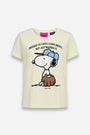 Ein hellgelbes „Frogbox by Princess“-T-Shirt aus 100 % Baumwolle zeigt Snoopy mit einem Baseballhandschuh und einer blauen Kappe sowie dem Schriftzug „Dressed to catch compliments, not just baseballs“. Kurzarm, Rundhalsausschnitt, verspielter Cartoon-Stil.