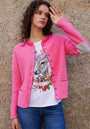 Pinke Strickjacke mit Handstich-Details