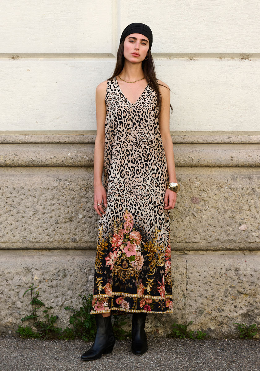 Robe longue en soie à imprimé léopard fleuri