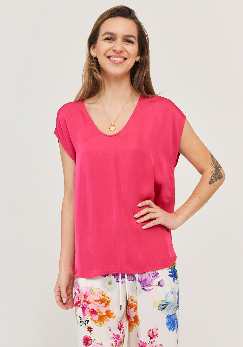 Flowing blouse with short sleeves